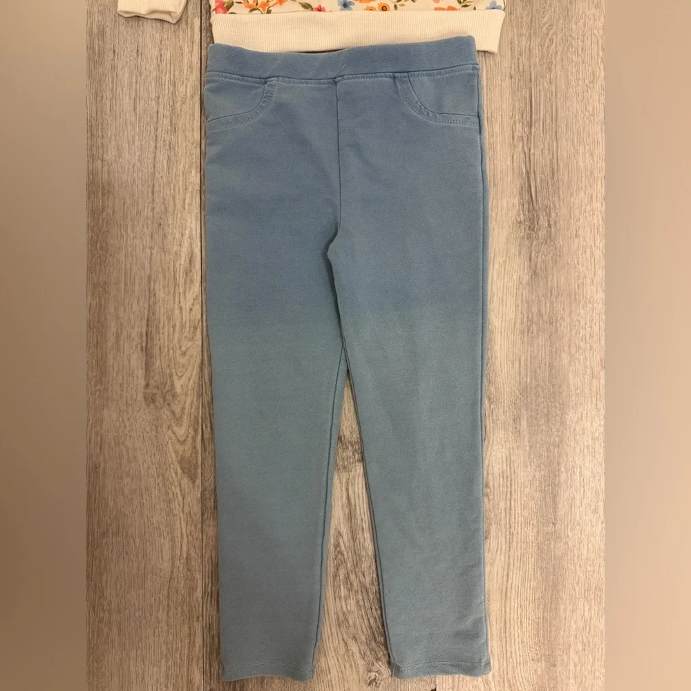 Floral Sweatshirt and Blue Leggings Set